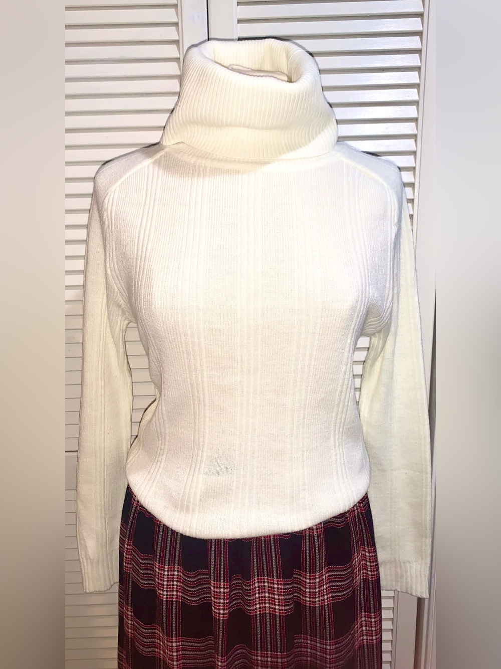 Vintage 70s 80s Montgomery Ward Ivory Knit Turtleneck Pullover